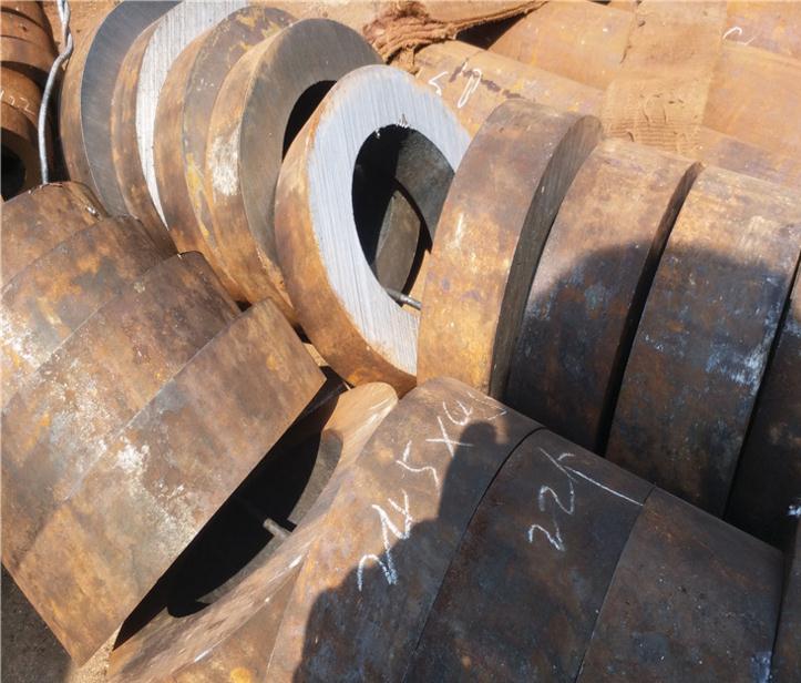 大口徑厚壁鋼管切割.jpg 大口徑厚壁鋼管切割.jpg